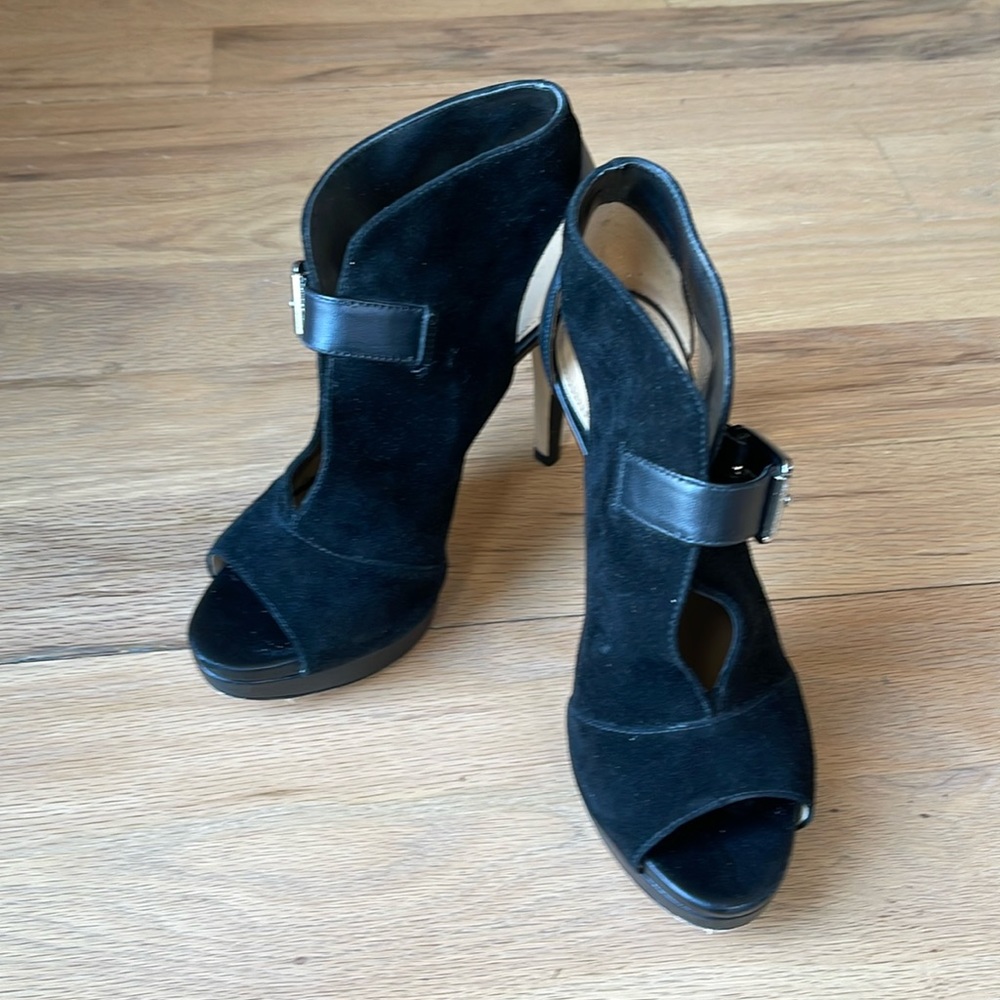 Michael Kors Isabella peep toe suede bootie shoes